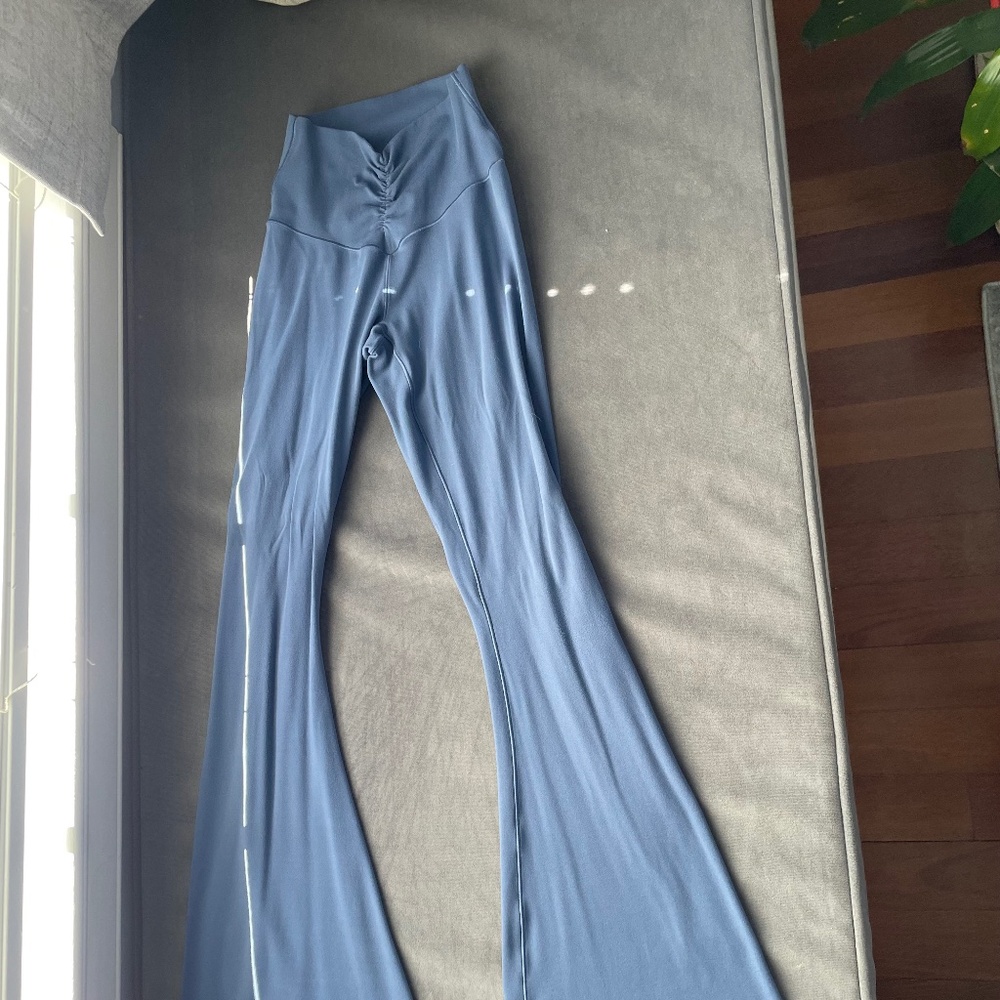 OFFLINE By Aerie Real Me High Waisted Ruched Flare Legging Size XS